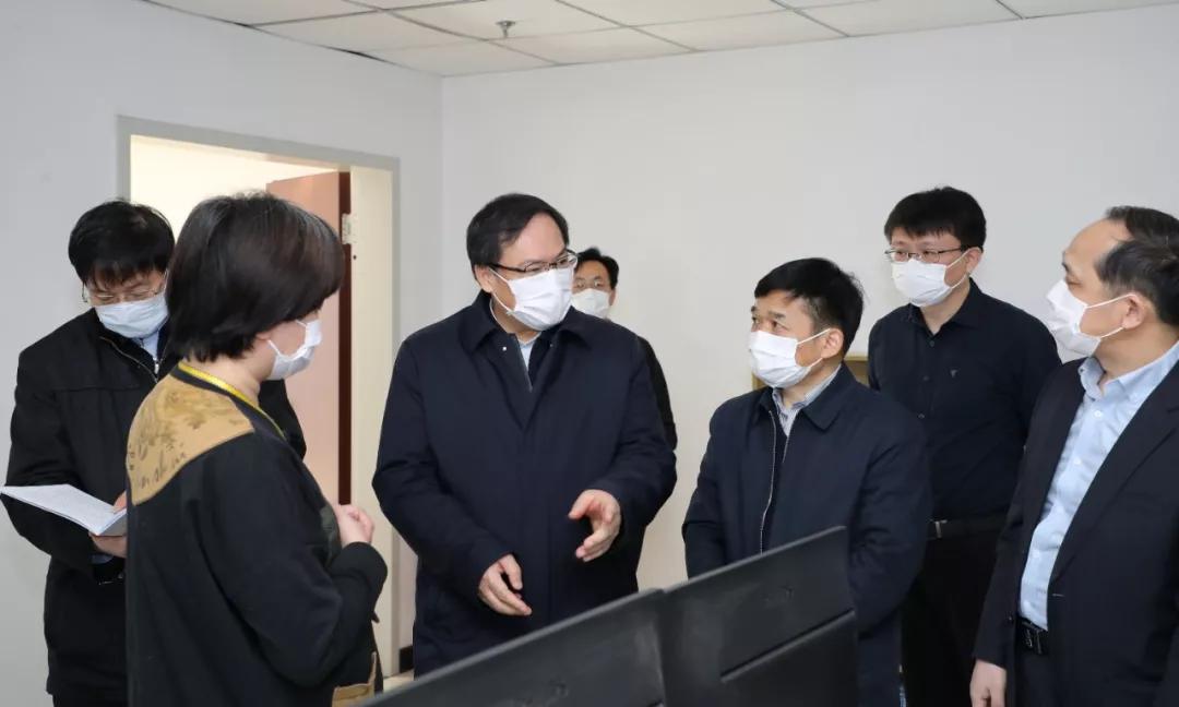 楊金成到七院、七一四所檢查指導(dǎo)疫情防控和復(fù)工復(fù)產(chǎn)工作